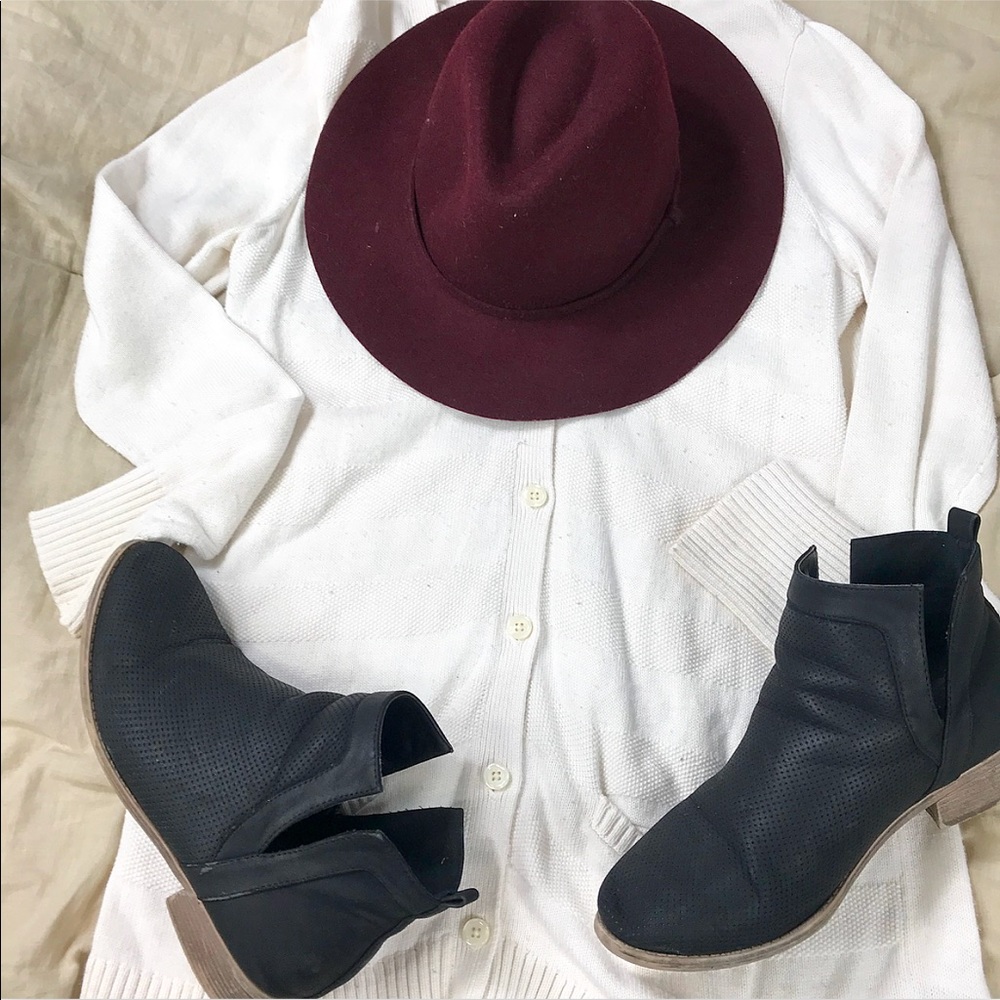 ‼️$5 SALE‼ Cream Banana Republic Textured Cardigan